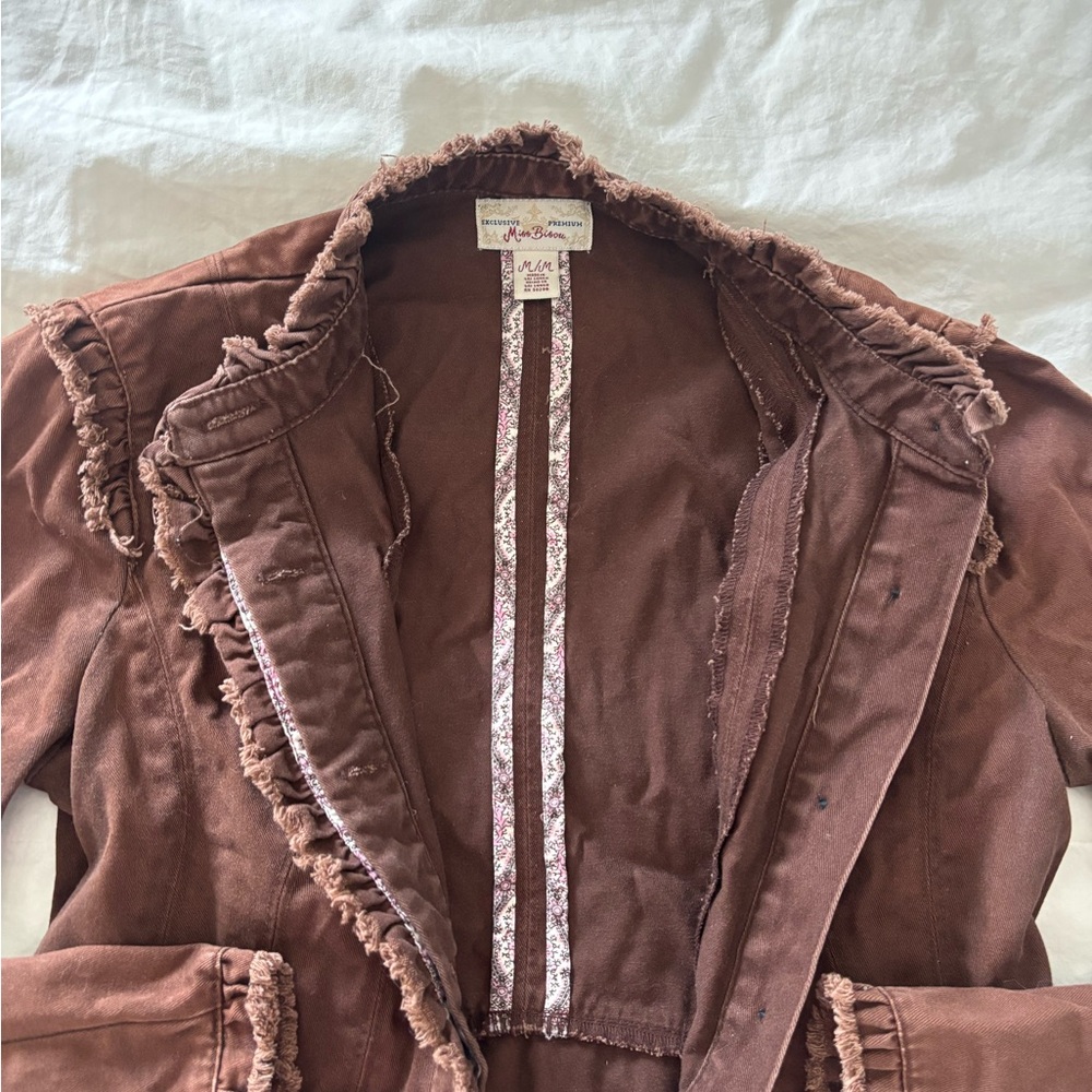 Elegant Brown Frayed Blazer - Picture 3 of 3